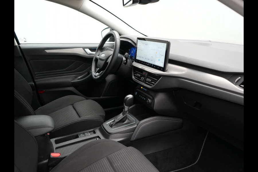 Ford Focus EcoBoost Hybrid 155pk Dealer O.H | Trekhaak Af Fabriek | Adaptive Cruise | Camera | Apple Carplay | Verwarmde Sportstoel & Stuur | Navigatie | Blis | Virtual | DAB |