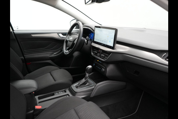 Ford Focus EcoBoost Hybrid 155pk Dealer O.H | Trekhaak Af Fabriek | Adaptive Cruise | Camera | Apple Carplay | Verwarmde Sportstoel & Stuur | Navigatie | Blis | Virtual | DAB |