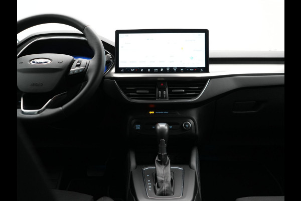 Ford Focus EcoBoost Hybrid 155pk Dealer O.H | Trekhaak Af Fabriek | Adaptive Cruise | Camera | Apple Carplay | Verwarmde Sportstoel & Stuur | Navigatie | Blis | Virtual | DAB |