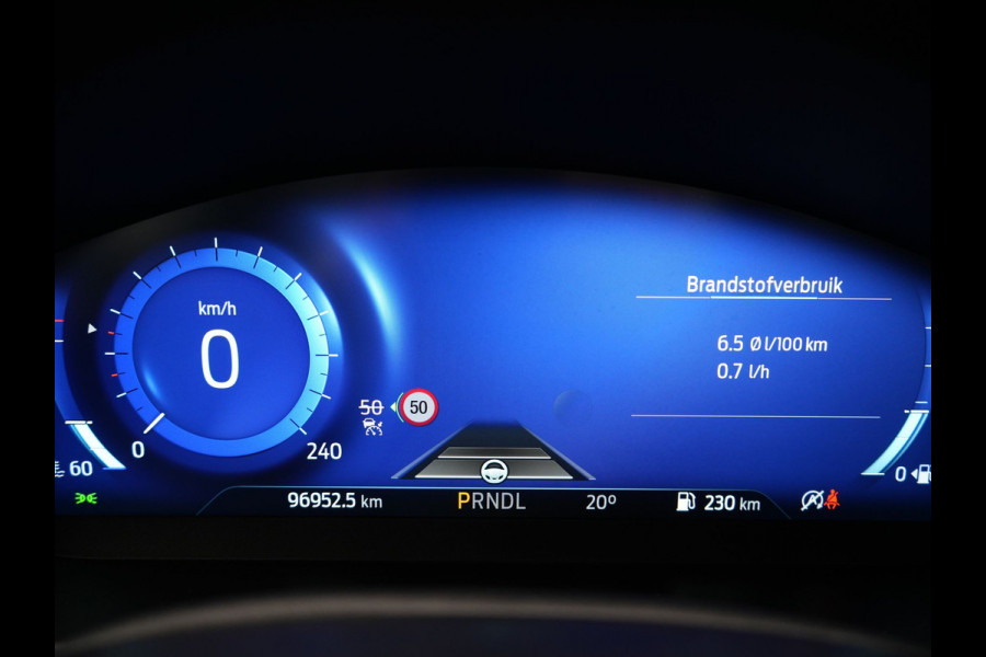 Ford Focus EcoBoost Hybrid 155pk Dealer O.H | Trekhaak Af Fabriek | Adaptive Cruise | Camera | Apple Carplay | Verwarmde Sportstoel & Stuur | Navigatie | Blis | Virtual | DAB |