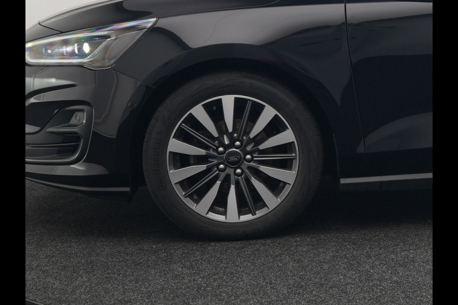 Ford Focus EcoBoost Hybrid 155pk Dealer O.H | Trekhaak Af Fabriek | Adaptive Cruise | Camera | Apple Carplay | Verwarmde Sportstoel & Stuur | Navigatie | Blis | Virtual | DAB |