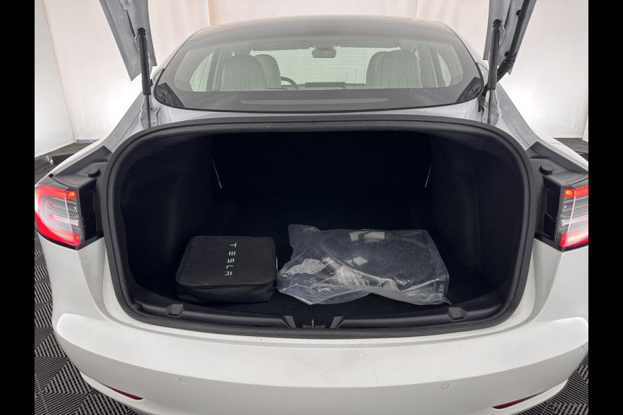 Tesla Model 3 Long Range AWD 75 kWh [ 3-Fase ] (INCL-BTW) Aut. *PANO | AUTO-PILOT | LUXURY-LEATHER | TOWBAR | KEYLESS | FULL-LED | MEMORY-PACK | SURROUND-VIEW | DAB | CARPLAY | DIGI-COCKPIT | LANE-ASSIST | COMFORT-SEATS | 18"ALU*
