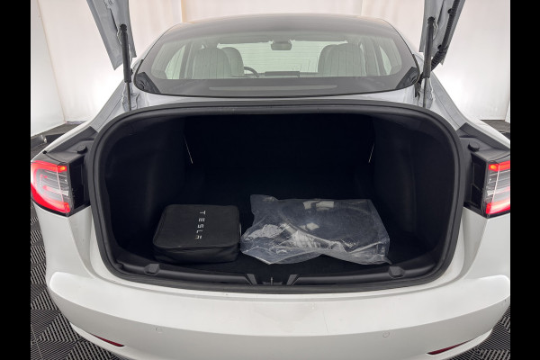 Tesla Model 3 Long Range AWD 75 kWh [ 3-Fase ] (INCL-BTW) Aut. *PANO | AUTO-PILOT | LUXURY-LEATHER | TOWBAR | KEYLESS | FULL-LED | MEMORY-PACK | SURROUND-VIEW | DAB | CARPLAY | DIGI-COCKPIT | LANE-ASSIST | COMFORT-SEATS | 18"ALU*