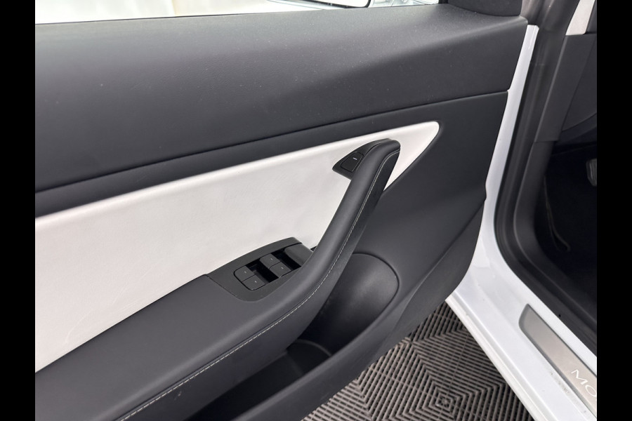 Tesla Model 3 Long Range AWD 75 kWh [ 3-Fase ] (INCL-BTW) Aut. *PANO | AUTO-PILOT | LUXURY-LEATHER | TOWBAR | KEYLESS | FULL-LED | MEMORY-PACK | SURROUND-VIEW | DAB | CARPLAY | DIGI-COCKPIT | LANE-ASSIST | COMFORT-SEATS | 18"ALU*