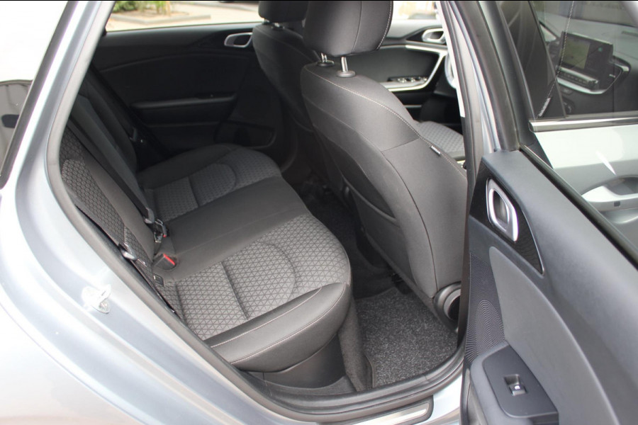 Kia Ceed Sportswagon 1.6 GDI PHEV DynamicLine | Prijs rijklaar incl. 12 mnd garantie | Trekhaak Camera Navi Lmv DAB Climate