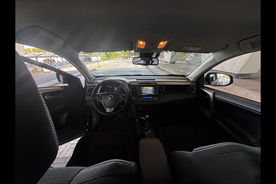 Toyota RAV4 2.5 HYBRID DYNAMIC BLACK GARANTIE 10-2027 NAVI.ADAPTIVE CRUISE.PDC VOOR+ACHTER 100% ONDERHOUDEN