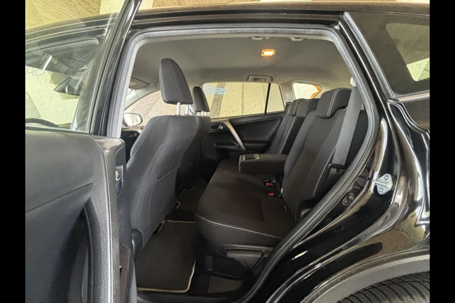 Toyota RAV4 2.5 HYBRID DYNAMIC BLACK GARANTIE 10-2027 NAVI.ADAPTIVE CRUISE.PDC VOOR+ACHTER 100% ONDERHOUDEN