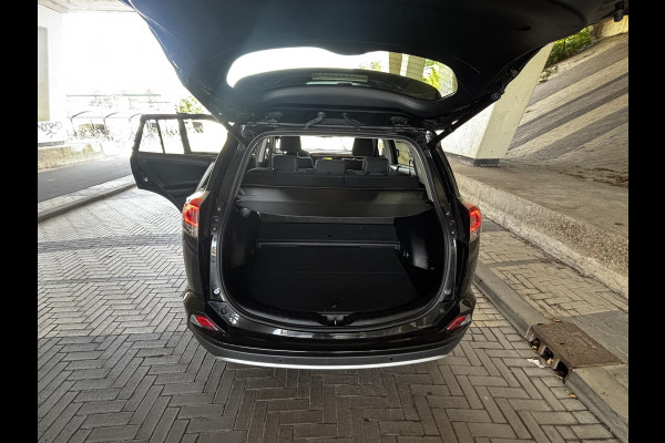 Toyota RAV4 2.5 HYBRID DYNAMIC BLACK GARANTIE 10-2027 NAVI.ADAPTIVE CRUISE.PDC VOOR+ACHTER 100% ONDERHOUDEN