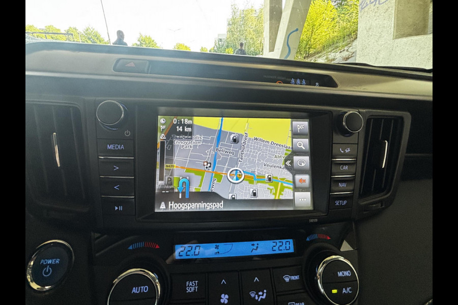 Toyota RAV4 2.5 HYBRID DYNAMIC BLACK GARANTIE 10-2027 NAVI.ADAPTIVE CRUISE.PDC VOOR+ACHTER 100% ONDERHOUDEN
