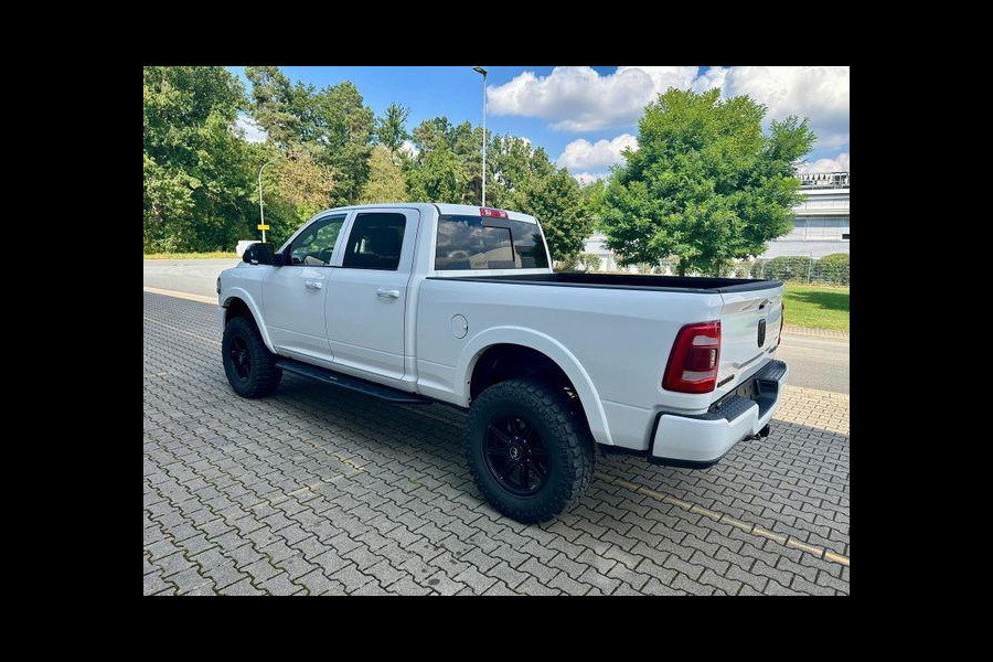 Dodge Ram 2500 Larami 6,4 V8 4x4 Crew Cab LPG onderbouw