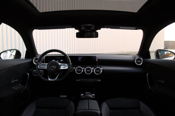 Mercedes-Benz CLA-Klasse Shooting Brake CLA 220 Aut. AMG Line Night, Pano, Sfeerverl.