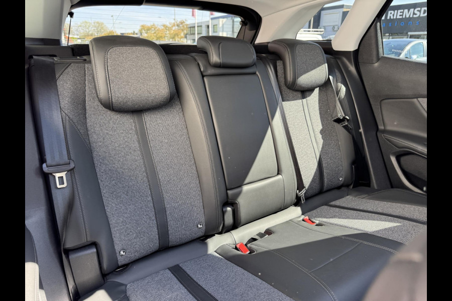 Peugeot 3008 1.6 HYbrid 225 Allure | El. achterklep | Panoramadak | Prijs is rijklaar