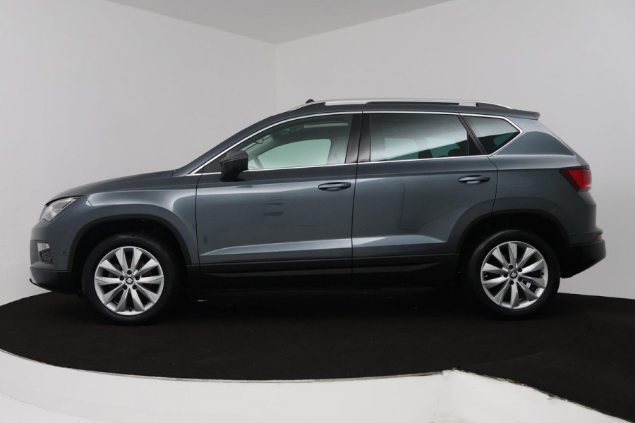 Seat Ateca 1.0 EcoTSI Style Business Intense (PANORAMADAK, STOELVERWARMING, DIGITALE COCKPIT, CAMERA, NAVIGATIE CARPLAY)