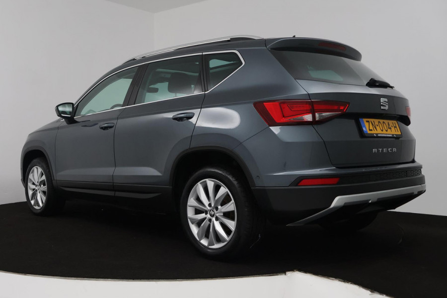 Seat Ateca 1.0 EcoTSI Style Business Intense (PANORAMADAK, STOELVERWARMING, DIGITALE COCKPIT, CAMERA, NAVIGATIE CARPLAY)