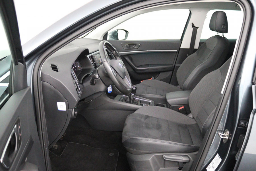 Seat Ateca 1.0 EcoTSI Style Business Intense (PANORAMADAK, STOELVERWARMING, DIGITALE COCKPIT, CAMERA, NAVIGATIE CARPLAY)