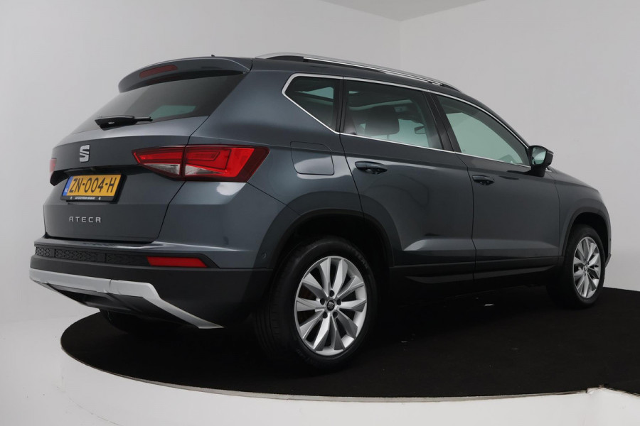 Seat Ateca 1.0 EcoTSI Style Business Intense (PANORAMADAK, STOELVERWARMING, DIGITALE COCKPIT, CAMERA, NAVIGATIE CARPLAY)