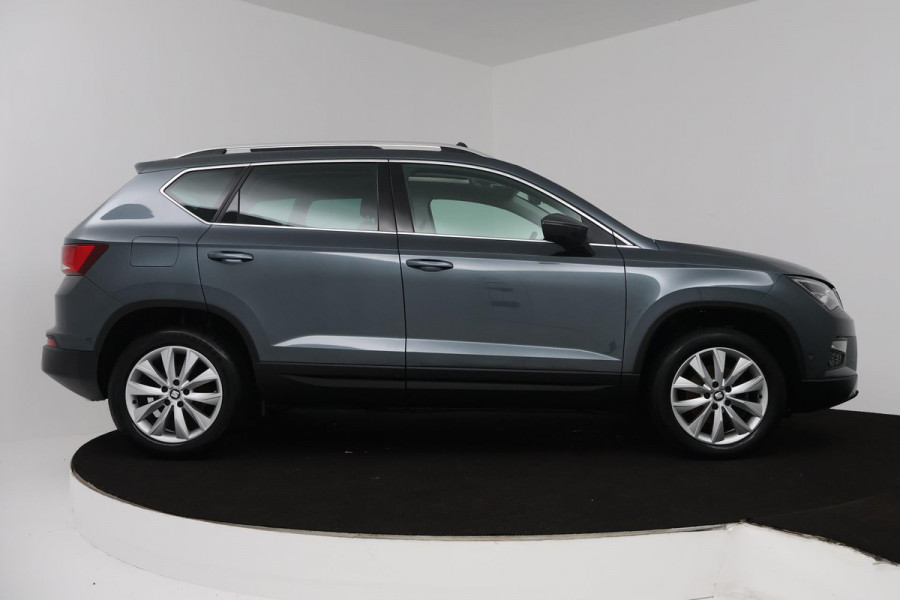 Seat Ateca 1.0 EcoTSI Style Business Intense (PANORAMADAK, STOELVERWARMING, DIGITALE COCKPIT, CAMERA, NAVIGATIE CARPLAY)