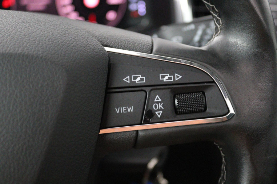Seat Ateca 1.0 EcoTSI Style Business Intense (PANORAMADAK, STOELVERWARMING, DIGITALE COCKPIT, CAMERA, NAVIGATIE CARPLAY)