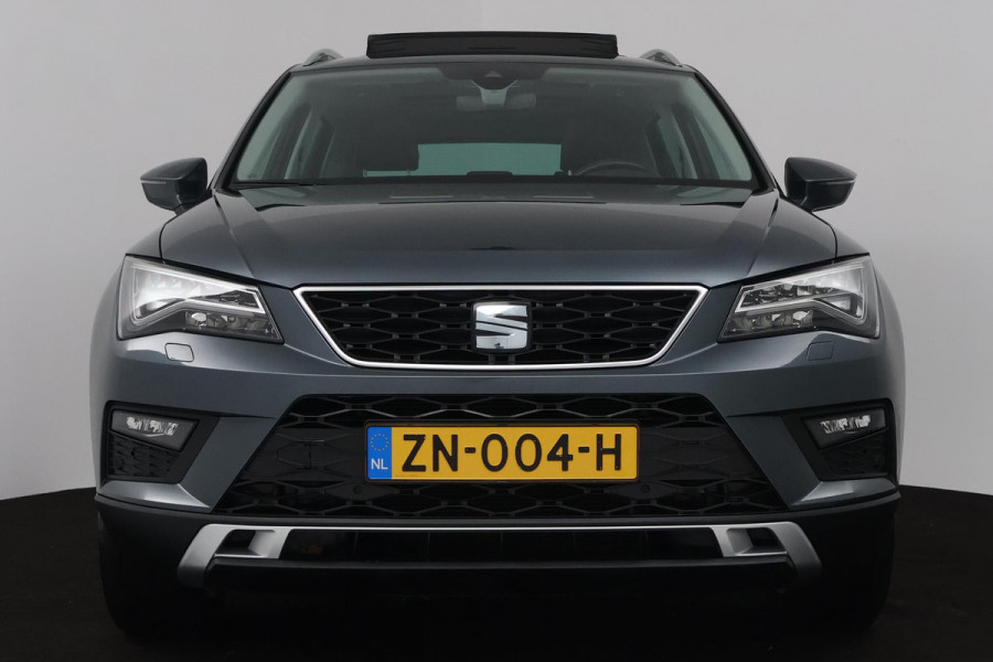 Seat Ateca 1.0 EcoTSI Style Business Intense (PANORAMADAK, STOELVERWARMING, DIGITALE COCKPIT, CAMERA, NAVIGATIE CARPLAY)