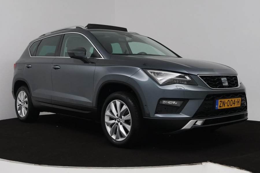Seat Ateca 1.0 EcoTSI Style Business Intense (PANORAMADAK, STOELVERWARMING, DIGITALE COCKPIT, CAMERA, NAVIGATIE CARPLAY)