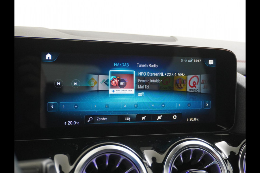 Mercedes-Benz EQA 250 67 kWh AMG AMBILIGHT | ADAPTIVE CRUISE | CAMERA | DODE HOEK | COMPLEET DEALER ONDERHOUDEN
