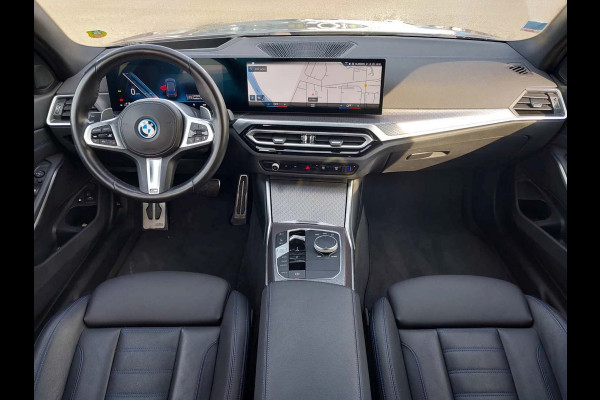 BMW 3 Serie Touring 330e xDrive M-Sport Pano ACC 19inch HUD El-zetels Camera