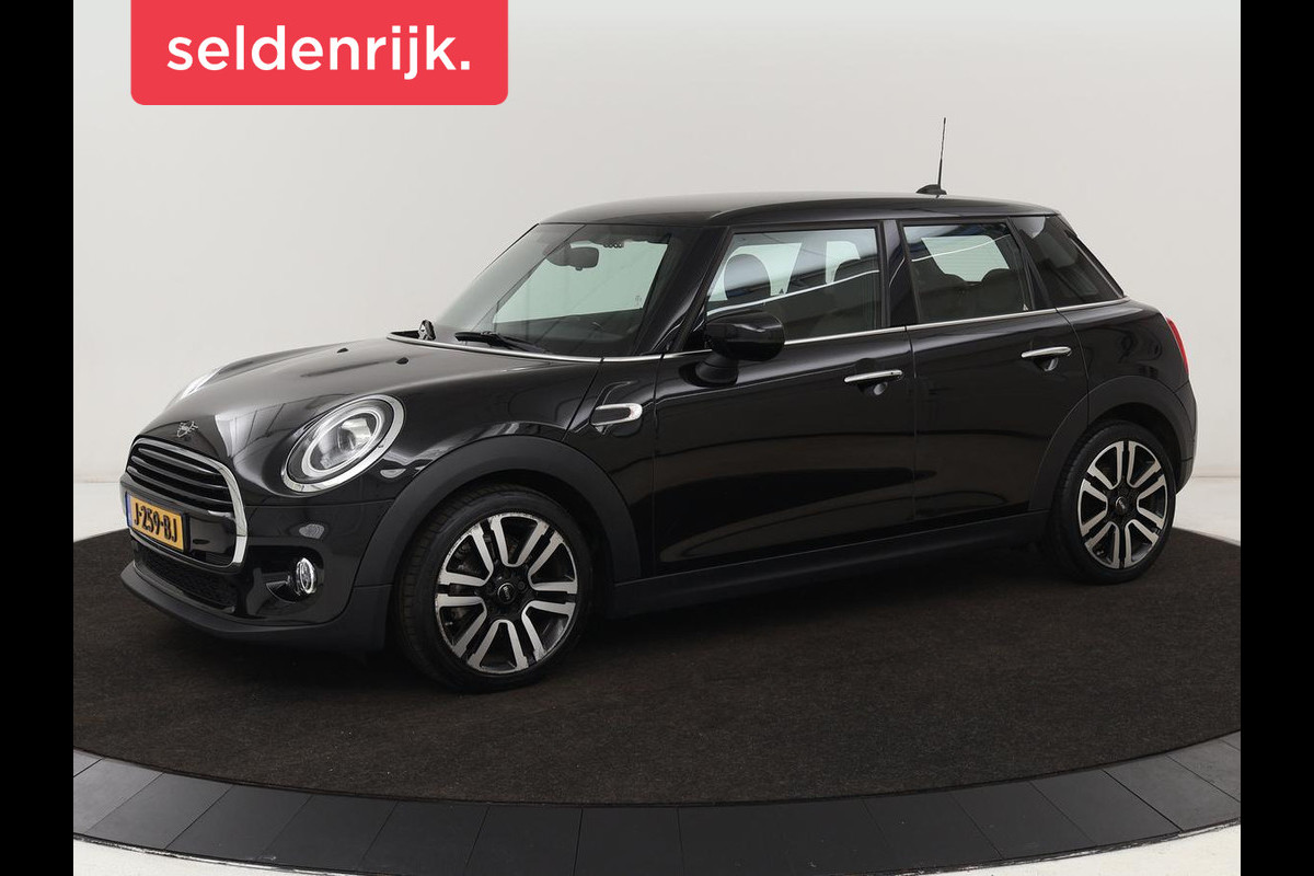 MINI Cooper 1.5 Chili | Stoelverwarming | Carplay | Full LED | Climate control | Half leder | Navigatie | Parkeerhulp | Cruise control | Bluetooth MINI Cooper 1.5 Chili | Stoelverwarming | Carplay | Full LED | Climate control | Half leder | Navigatie | Parkeerhulp | Cruise control | Bluetooth