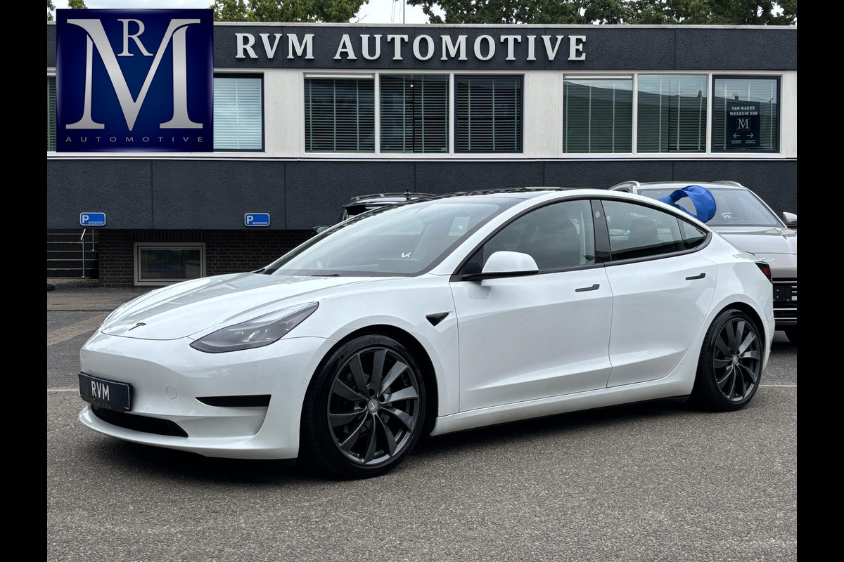 Tesla Model 3 Standard RWD Plus 60 kWh | LFP-accu | Facelift model | Elektrische kofferbak | 19-inch velgen | Panoramadak | Autopilot | Performance spoiler | Rijklaar met 12 maanden BOVAG-garantie Tesla Model 3 Standard RWD Plus 60 kWh | LFP-accu | Facelift model | Elektrische kofferbak | 19-inch velgen | Panoramadak | Autopilot | Performance spoiler | Rijklaar met 12 maanden BOVAG-garantie