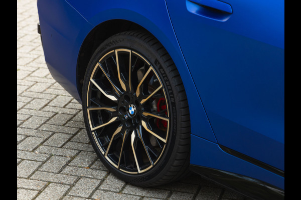 BMW i4 M50 - Dak - Memoryzetel - Trekhaak - Leder Dash - Driving + Parking Ass Prof