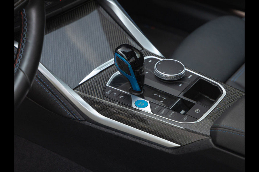 BMW i4 M50 - Dak - Memoryzetel - Trekhaak - Leder Dash - Driving + Parking Ass Prof