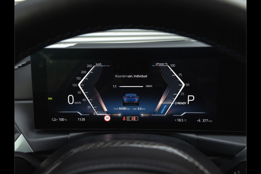 BMW i4 M50 - Dak - Memoryzetel - Trekhaak - Leder Dash - Driving + Parking Ass Prof