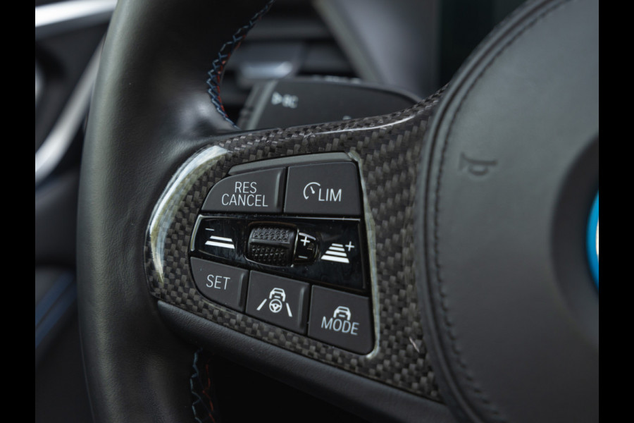 BMW i4 M50 - Dak - Memoryzetel - Trekhaak - Leder Dash - Driving + Parking Ass Prof