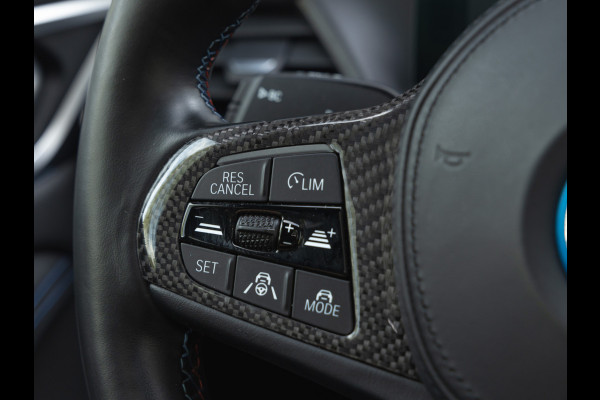 BMW i4 M50 - Dak - Memoryzetel - Trekhaak - Leder Dash - Driving + Parking Ass Prof