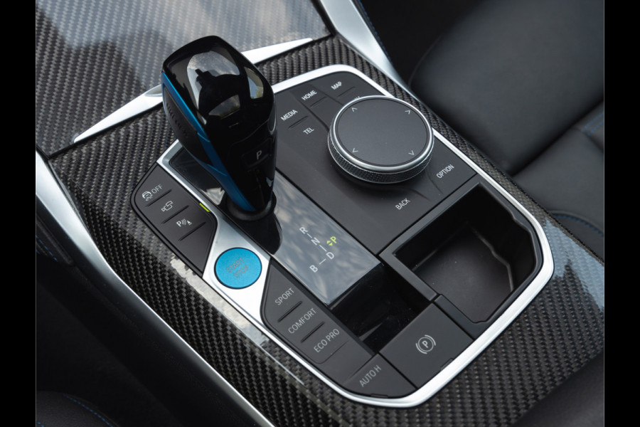 BMW i4 M50 - Dak - Memoryzetel - Trekhaak - Leder Dash - Driving + Parking Ass Prof