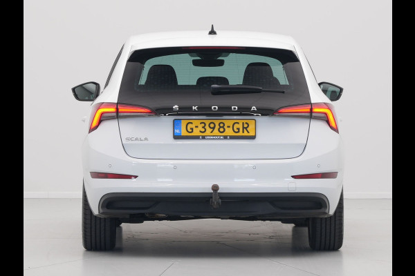 Škoda SCALA 1.0 TSI 115pk First Edition clima trekhaak 17'lm parkeersensors stoelverwarming