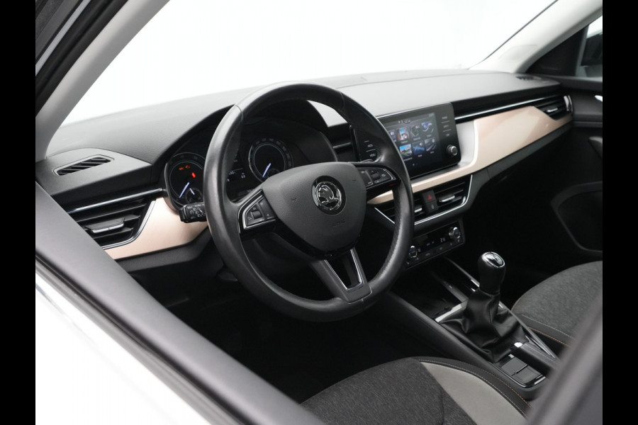 Škoda SCALA 1.0 TSI 115pk First Edition clima trekhaak 17'lm parkeersensors stoelverwarming