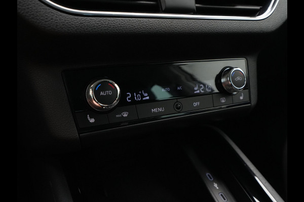 Škoda SCALA 1.0 TSI 115pk First Edition clima trekhaak 17'lm parkeersensors stoelverwarming