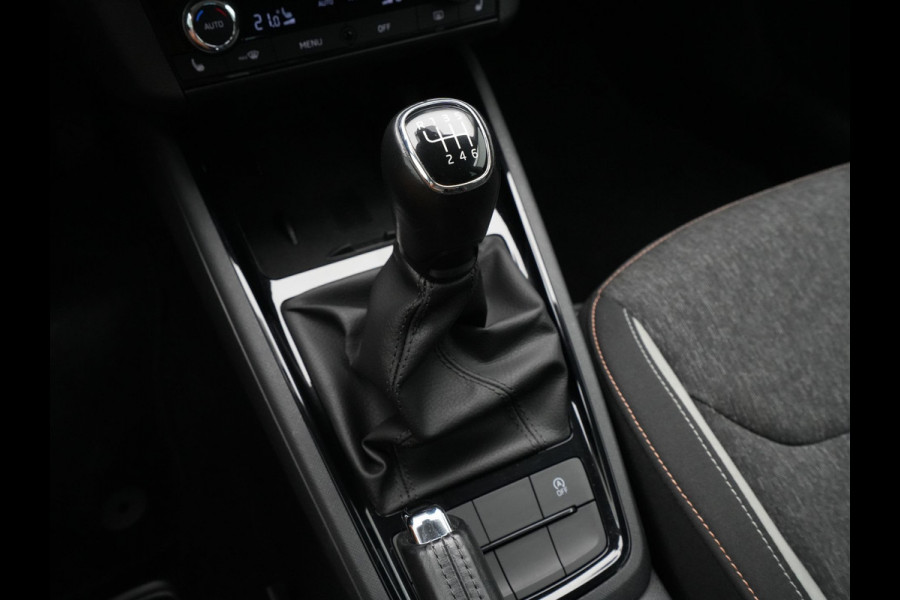 Škoda SCALA 1.0 TSI 115pk First Edition clima trekhaak 17'lm parkeersensors stoelverwarming