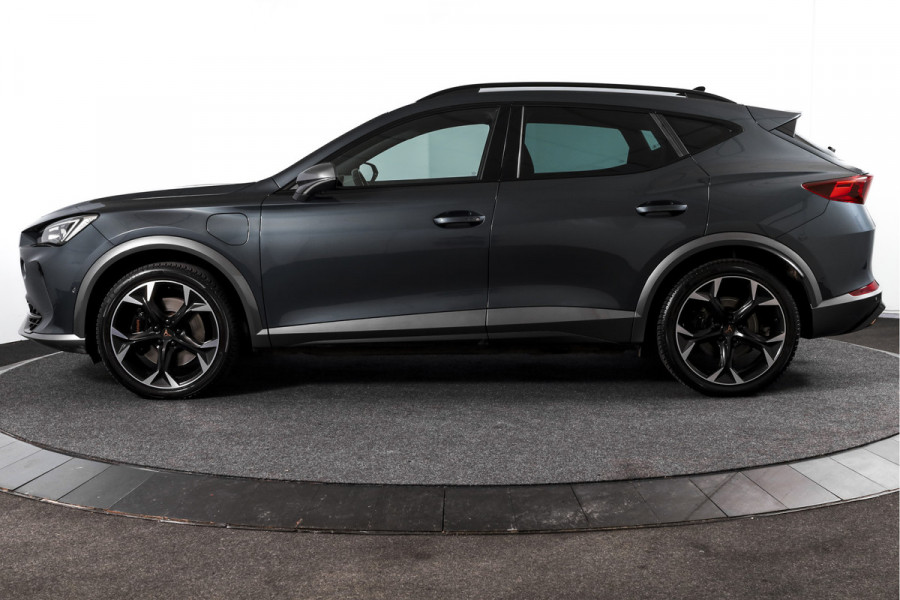 CUPRA Formentor 1.4 e-Hybrid |245PK| VZ Performance - Automaat | Camourflage Green | Dig.Cockpit | Adapt.Cruise | Stoel-+Stuurverw. | PDC | 360 Camera | NAV+App.Connect | ECC | Afn.Trekhaak | LM 19" |