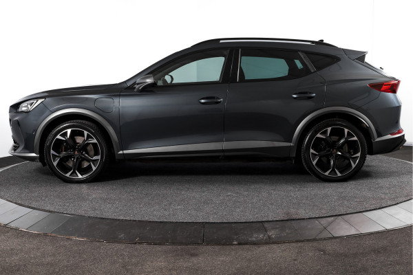 CUPRA Formentor 1.4 e-Hybrid |245PK| VZ Performance - Automaat | Camourflage Green | Dig.Cockpit | Adapt.Cruise | Stoel-+Stuurverw. | PDC | 360 Camera | NAV+App.Connect | ECC | Afn.Trekhaak | LM 19" |
