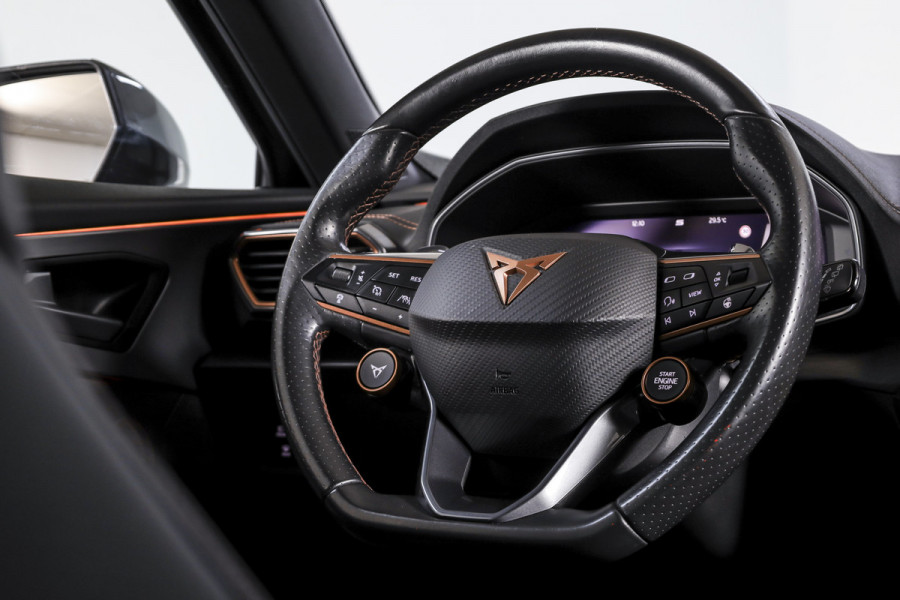 CUPRA Formentor 1.4 e-Hybrid |245PK| VZ Performance - Automaat | Camourflage Green | Dig.Cockpit | Adapt.Cruise | Stoel-+Stuurverw. | PDC | 360 Camera | NAV+App.Connect | ECC | Afn.Trekhaak | LM 19" |