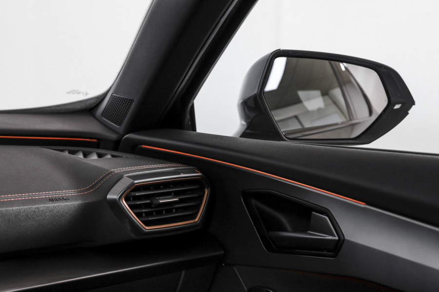 CUPRA Formentor 1.4 e-Hybrid |245PK| VZ Performance - Automaat | Camourflage Green | Dig.Cockpit | Adapt.Cruise | Stoel-+Stuurverw. | PDC | 360 Camera | NAV+App.Connect | ECC | Afn.Trekhaak | LM 19" |