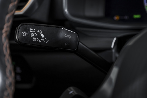 CUPRA Formentor 1.4 e-Hybrid |245PK| VZ Performance - Automaat | Camourflage Green | Dig.Cockpit | Adapt.Cruise | Stoel-+Stuurverw. | PDC | 360 Camera | NAV+App.Connect | ECC | Afn.Trekhaak | LM 19" |