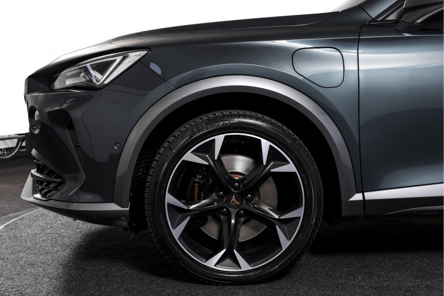 CUPRA Formentor 1.4 e-Hybrid |245PK| VZ Performance - Automaat | Camourflage Green | Dig.Cockpit | Adapt.Cruise | Stoel-+Stuurverw. | PDC | 360 Camera | NAV+App.Connect | ECC | Afn.Trekhaak | LM 19" |
