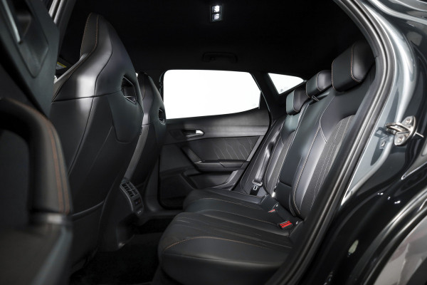 CUPRA Formentor 1.4 e-Hybrid |245PK| VZ Performance - Automaat | Camourflage Green | Dig.Cockpit | Adapt.Cruise | Stoel-+Stuurverw. | PDC | 360 Camera | NAV+App.Connect | ECC | Afn.Trekhaak | LM 19" |