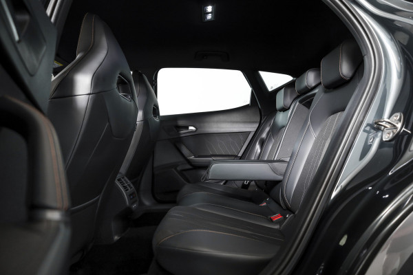 CUPRA Formentor 1.4 e-Hybrid |245PK| VZ Performance - Automaat | Camourflage Green | Dig.Cockpit | Adapt.Cruise | Stoel-+Stuurverw. | PDC | 360 Camera | NAV+App.Connect | ECC | Afn.Trekhaak | LM 19" |
