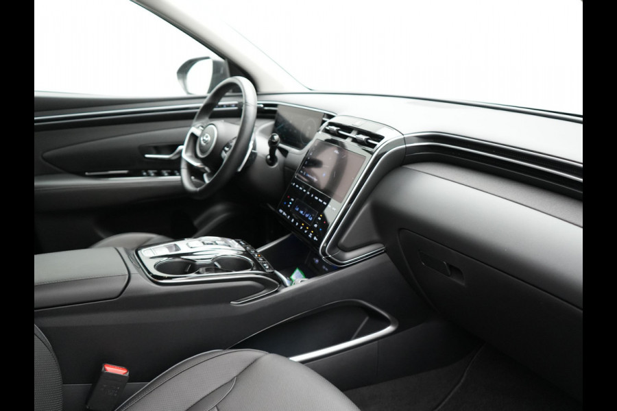 Hyundai Tucson T-GDI Premium 4WD Plug In Hybrid 265pk Dealer O.H PHEV | Adaptive Cruise | 360 Camera | Apple Carplay | Lederen Sportstoelen Ventilatie & Verwarmd | Pilot Assist | Blis | Navigatie | Virtual | DAB |