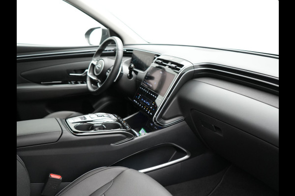 Hyundai Tucson T-GDI Premium 4WD Plug In Hybrid 265pk Dealer O.H PHEV | Adaptive Cruise | 360 Camera | Apple Carplay | Lederen Sportstoelen Ventilatie & Verwarmd | Pilot Assist | Blis | Navigatie | Virtual | DAB |