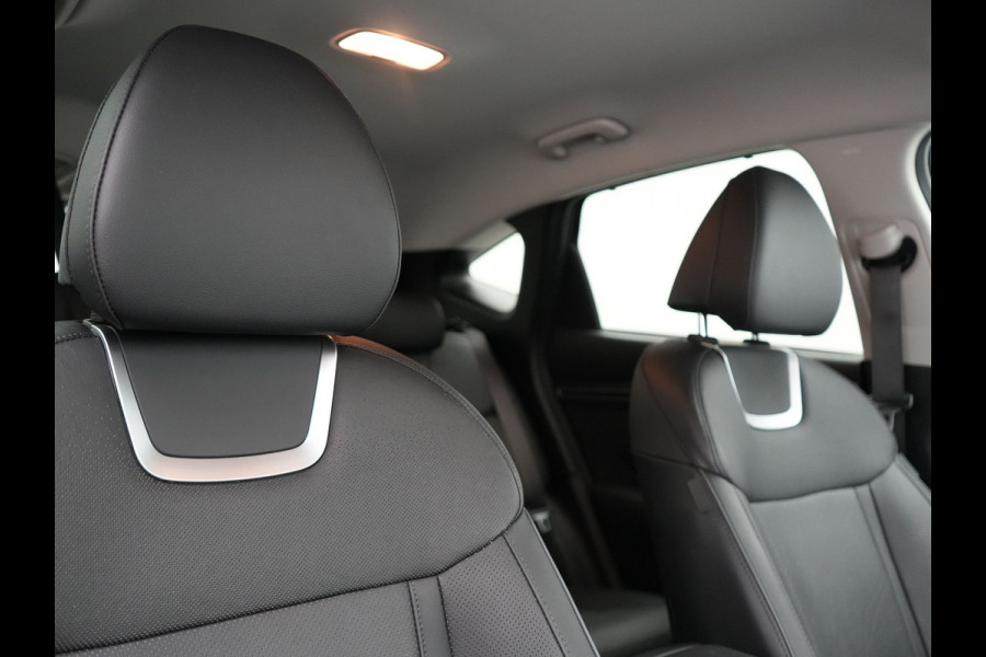 Hyundai Tucson T-GDI Premium 4WD Plug In Hybrid 265pk Dealer O.H PHEV | Adaptive Cruise | 360 Camera | Apple Carplay | Lederen Sportstoelen Ventilatie & Verwarmd | Pilot Assist | Blis | Navigatie | Virtual | DAB |