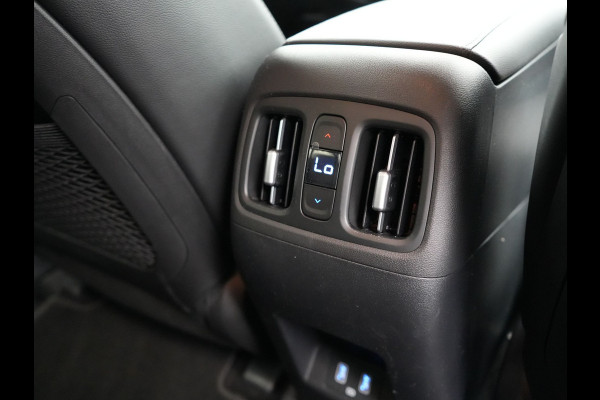 Hyundai Tucson T-GDI Premium 4WD Plug In Hybrid 265pk Dealer O.H PHEV | Adaptive Cruise | 360 Camera | Apple Carplay | Lederen Sportstoelen Ventilatie & Verwarmd | Pilot Assist | Blis | Navigatie | Virtual | DAB |